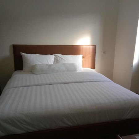 Clean & Comfort Homestay Ambon Exterior foto