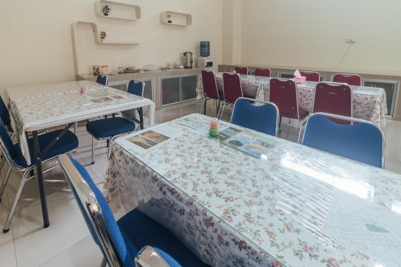 Clean & Comfort Homestay Ambon Exterior foto