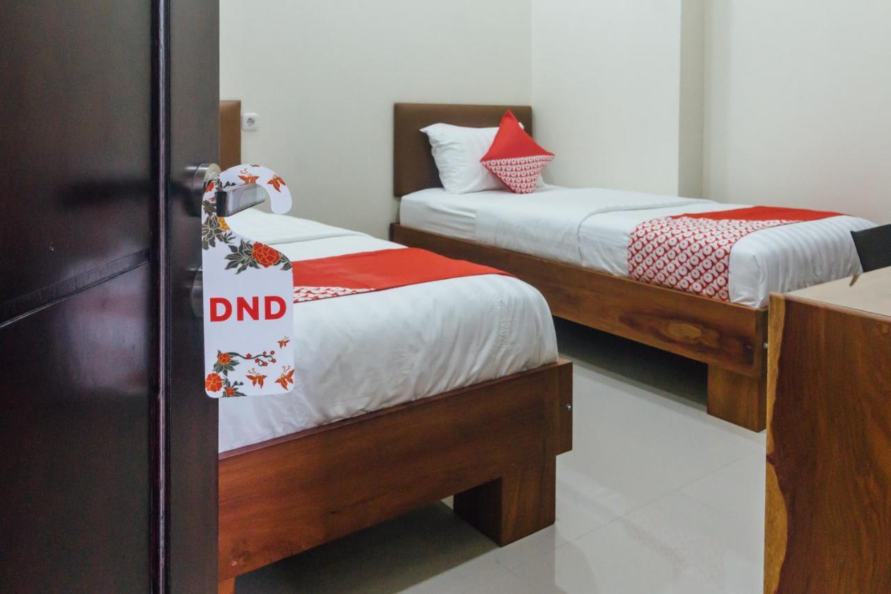 Clean & Comfort Homestay Ambon Exterior foto