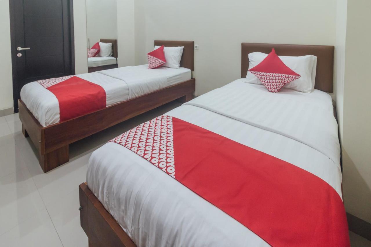 Clean & Comfort Homestay Ambon Exterior foto