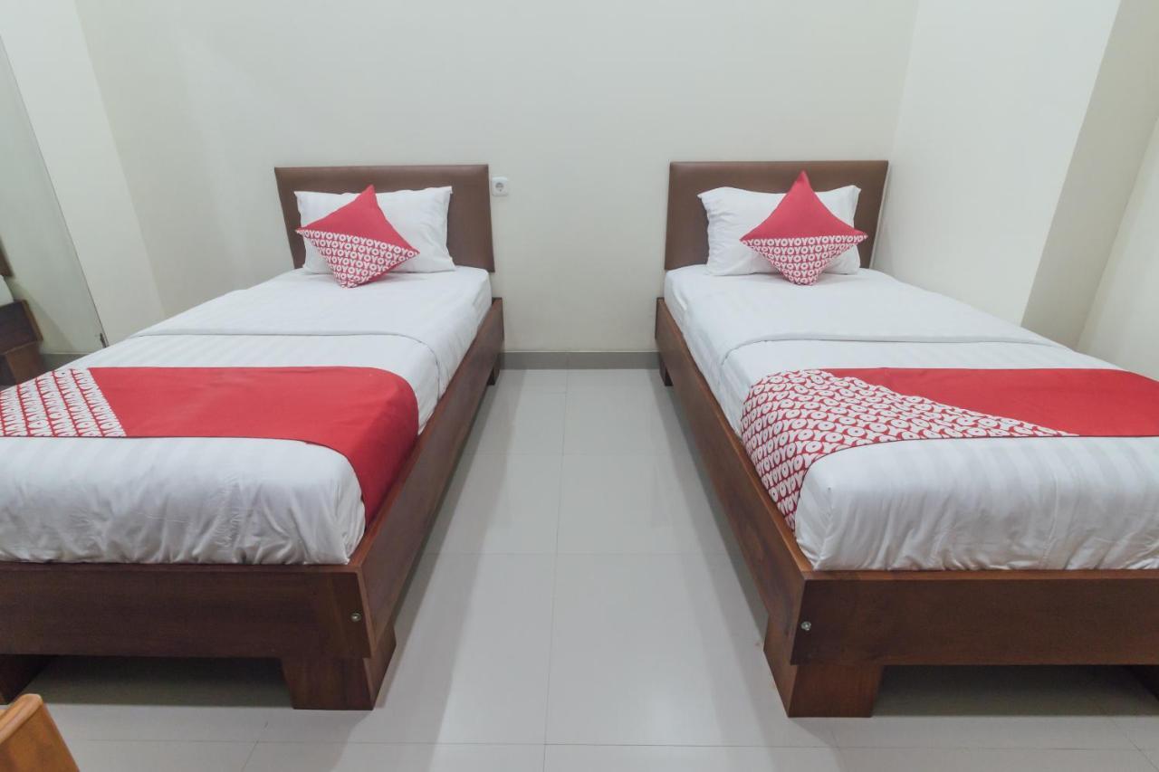 Clean & Comfort Homestay Ambon Exterior foto